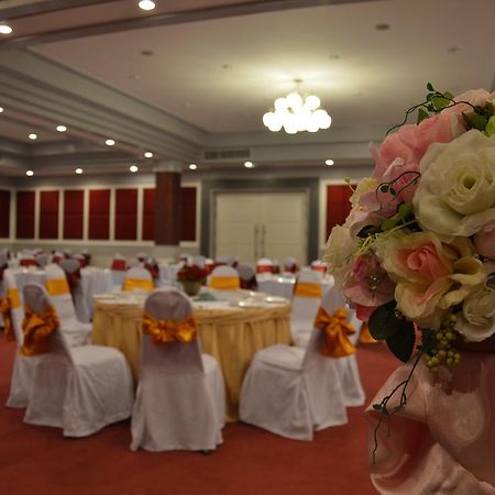 Raya Grand Hotel Nakhonratchasima Екстериор снимка