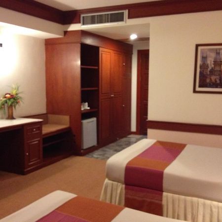 Raya Grand Hotel Nakhonratchasima Стая снимка