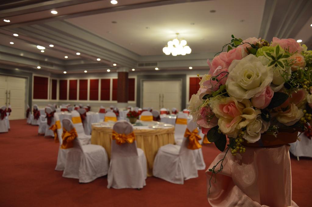 Raya Grand Hotel Nakhonratchasima Екстериор снимка
