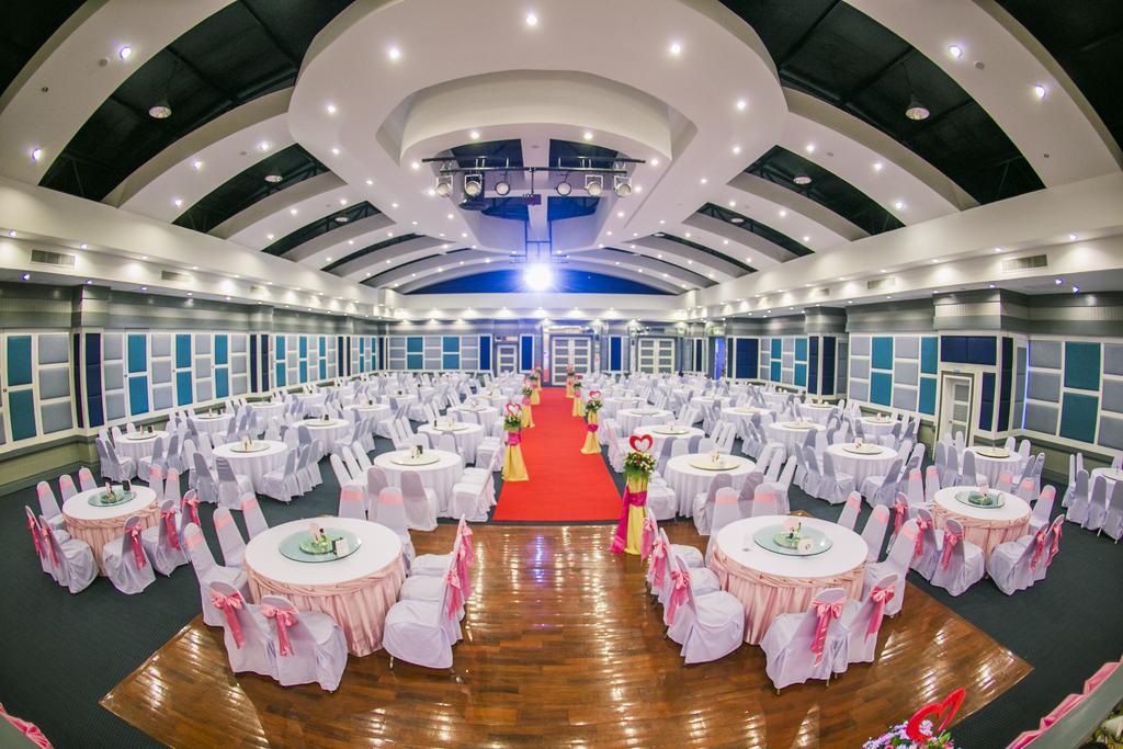 Raya Grand Hotel Nakhonratchasima Екстериор снимка