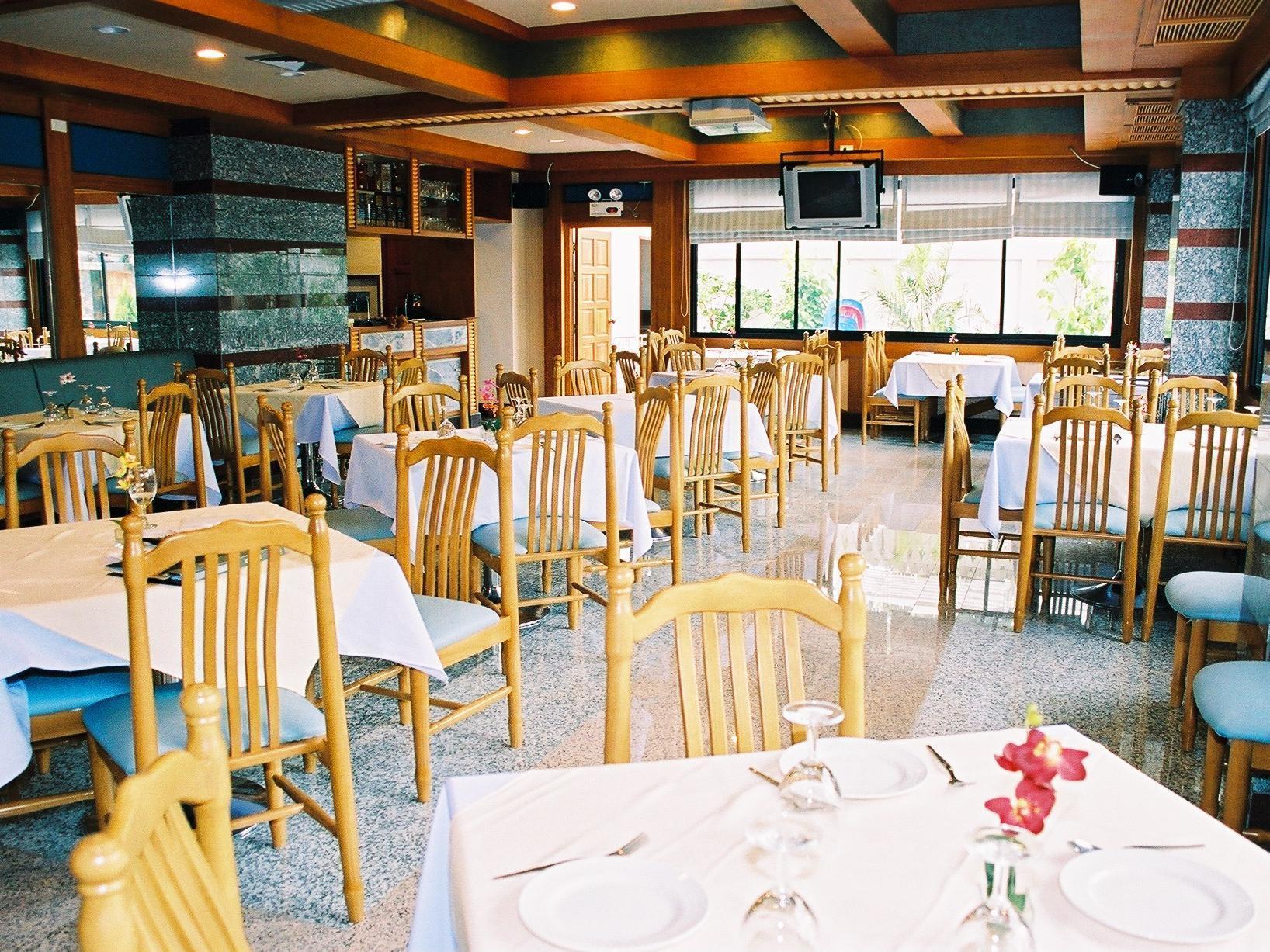 Raya Grand Hotel Nakhonratchasima Екстериор снимка