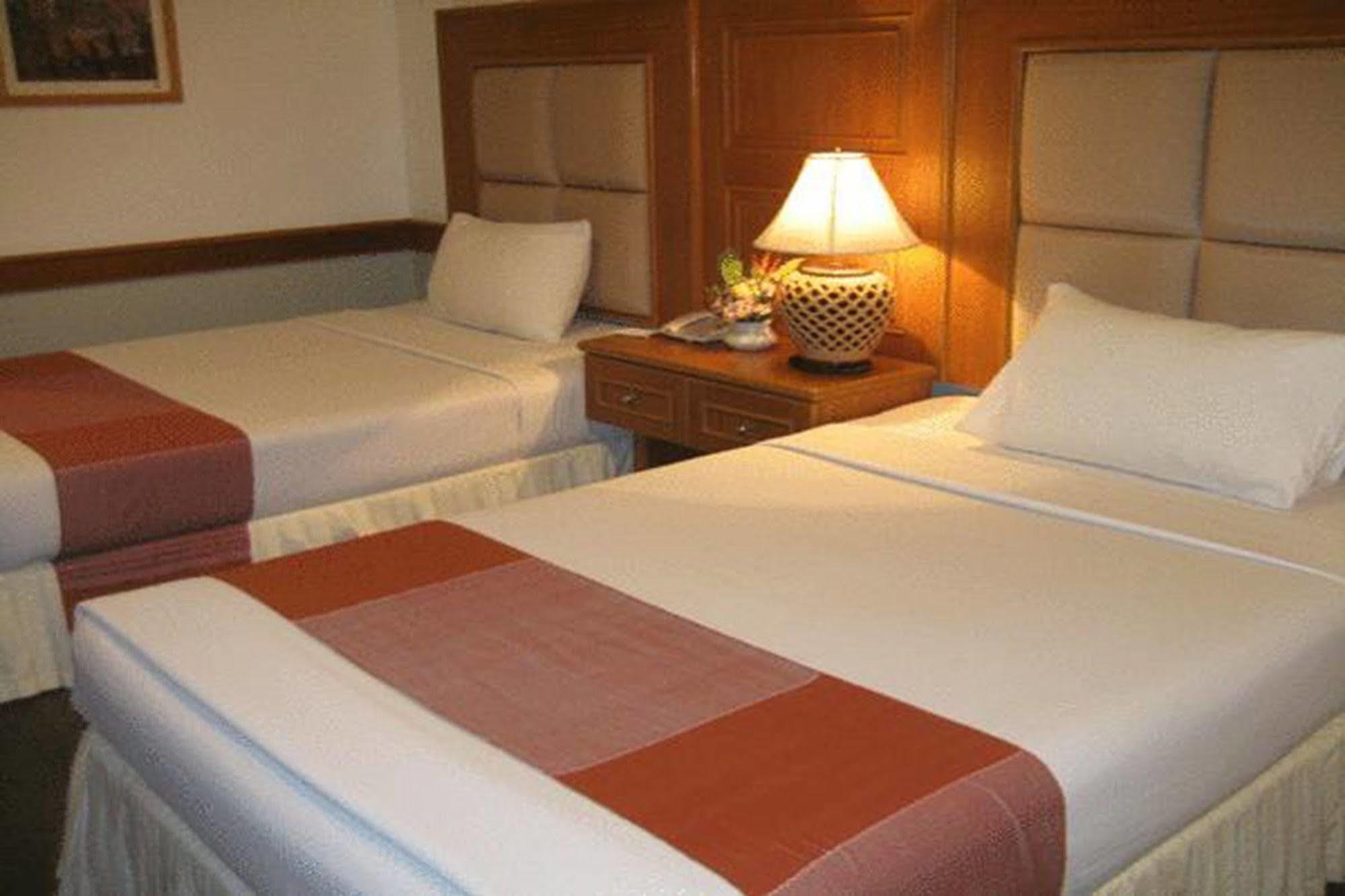 Raya Grand Hotel Nakhonratchasima Екстериор снимка