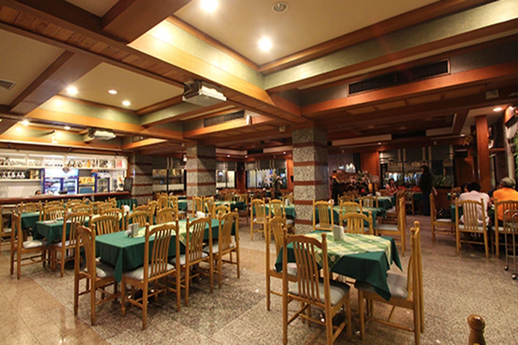 Raya Grand Hotel Nakhonratchasima Екстериор снимка
