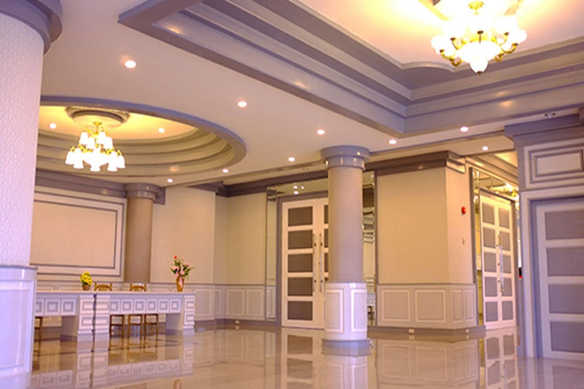 Raya Grand Hotel Nakhonratchasima Екстериор снимка